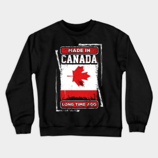 Canada Flag Patriot Born Distressed Novelty Gift Crewneck Sweatshirt